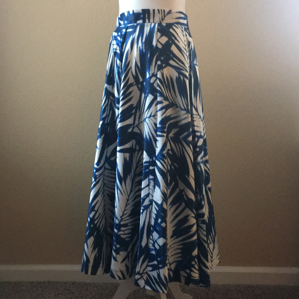 Skirt NWOT Romeo Juliet Couture